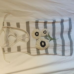 Flower sleeveless shirt